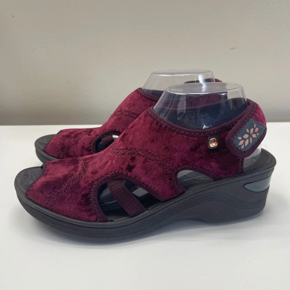 Bzees Drama Sandals Womens 9.5 Burgundy Velvet Wedge Comfort Walking Shoes